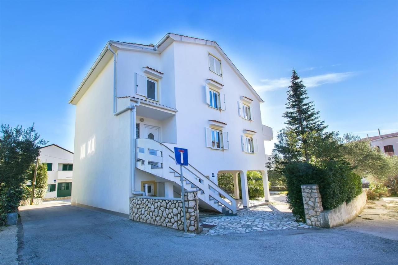 Apartments Loina Novalja Luaran gambar