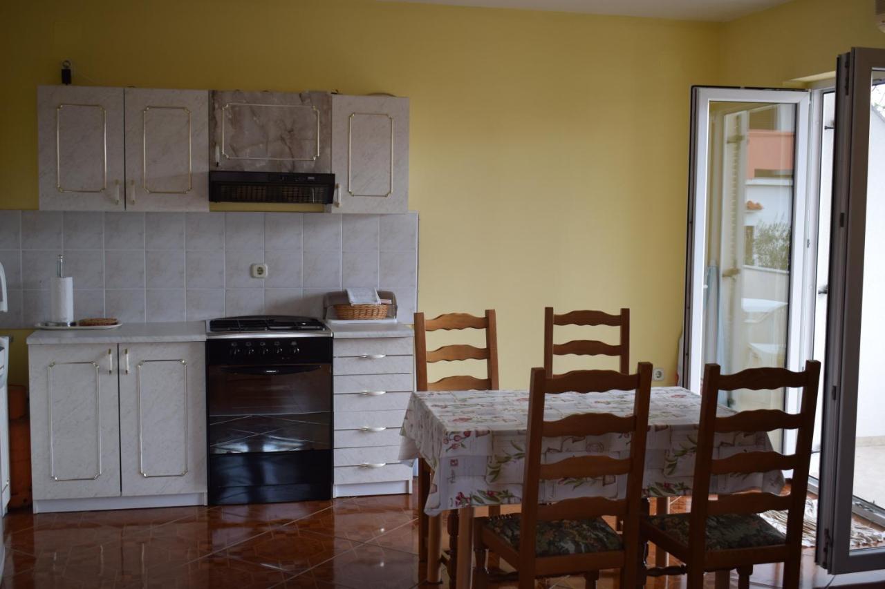 Apartments Loina Novalja Luaran gambar