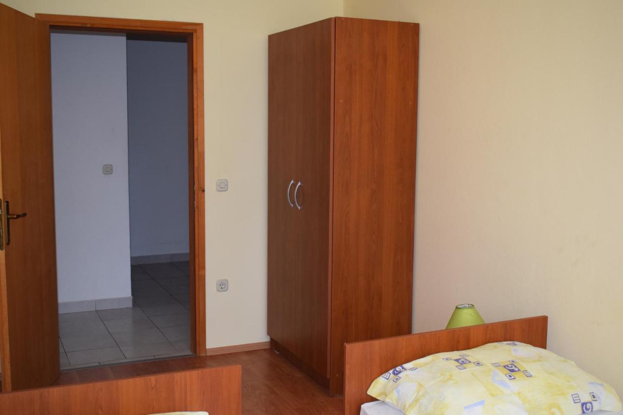 Apartments Loina Novalja Luaran gambar