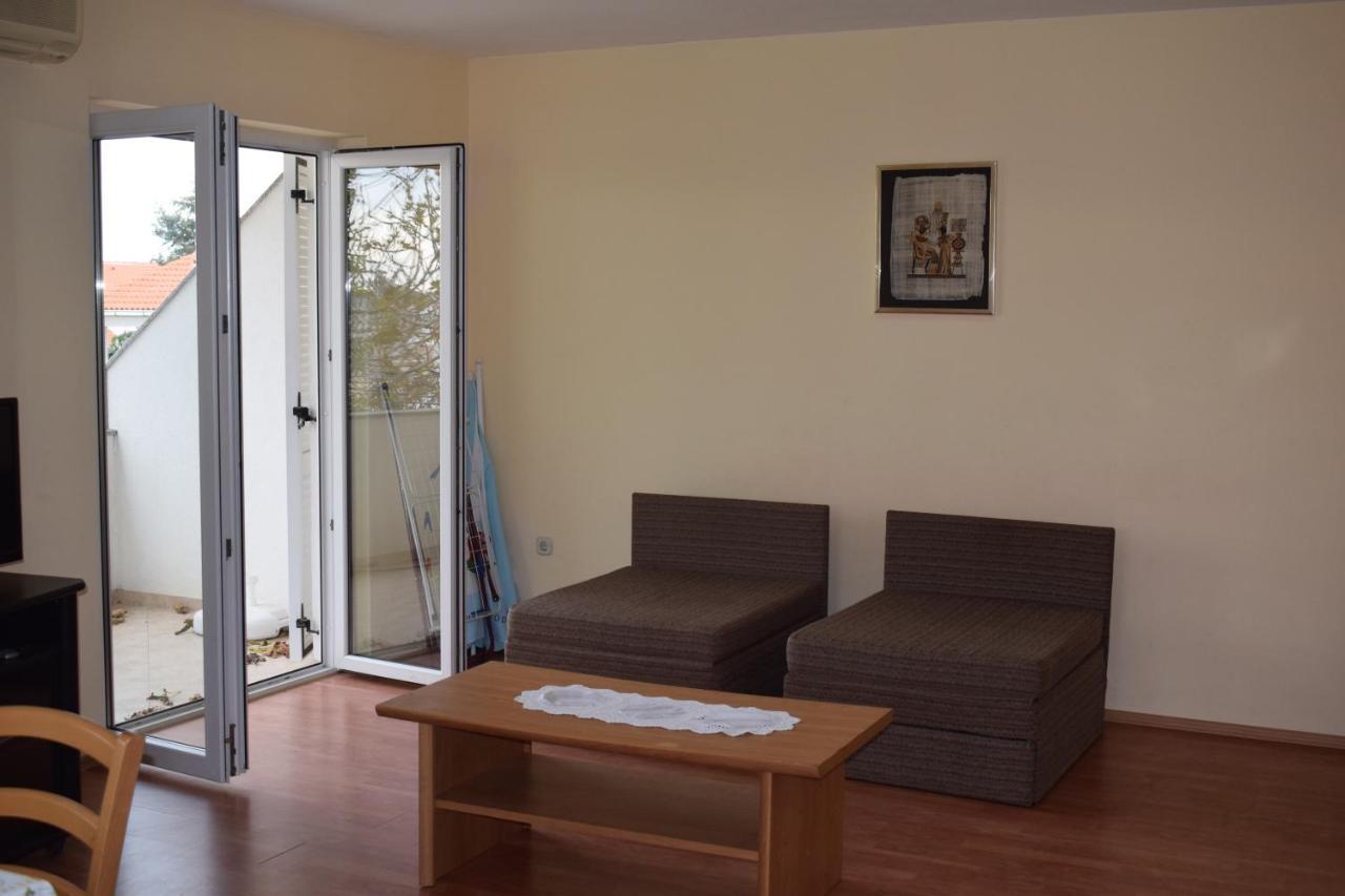 Apartments Loina Novalja Luaran gambar