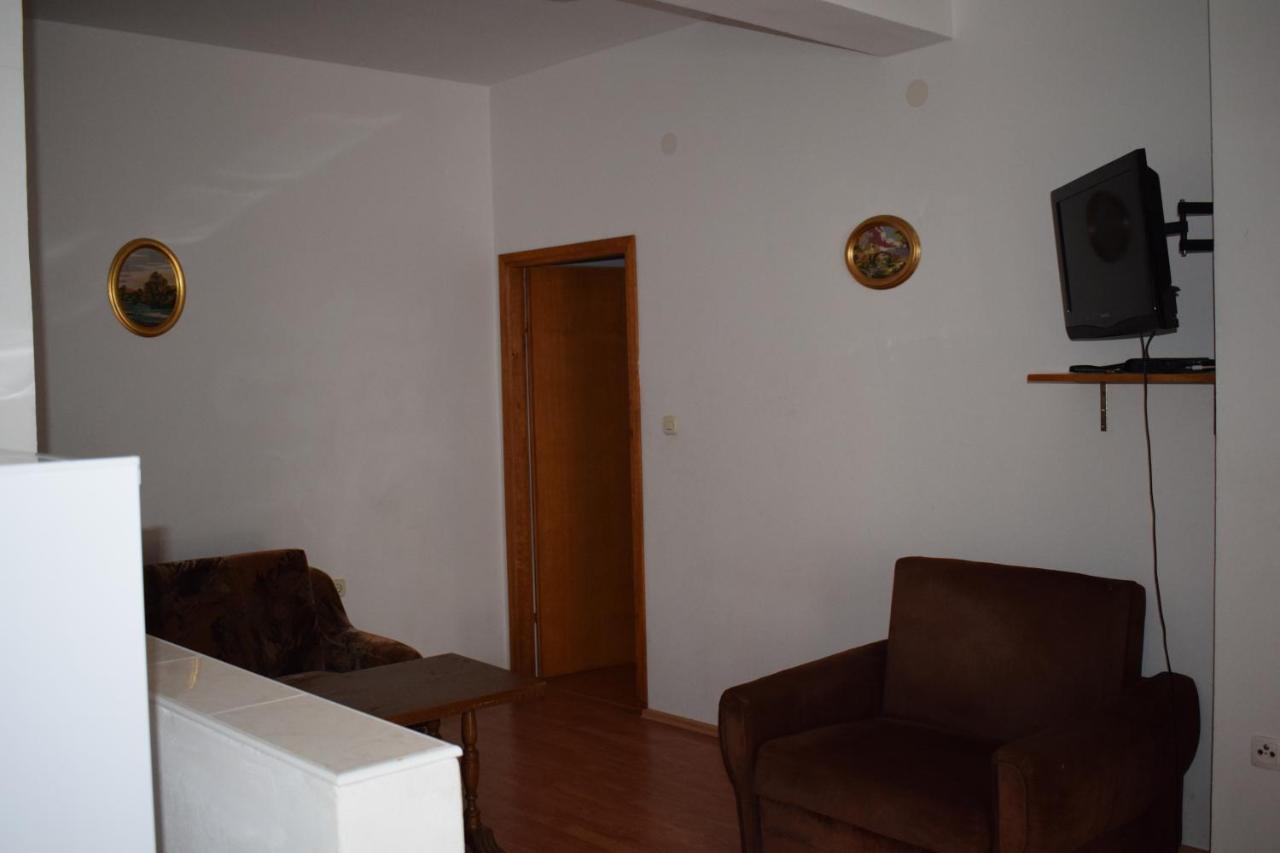 Apartments Loina Novalja Luaran gambar